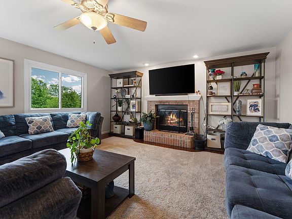 4th image of 9128 Meadow View Ln