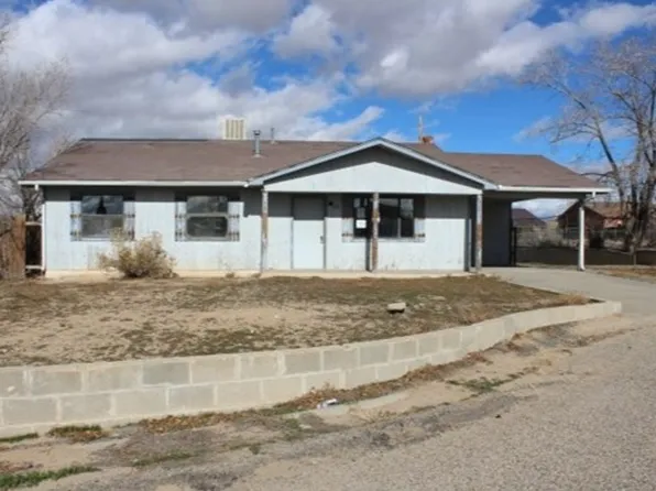 83 Pastora Dr, Shiprock, NM 87420