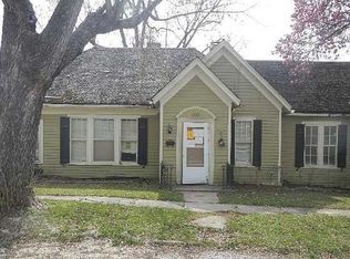 1112 Tennessee St, Louisiana, MO 63353