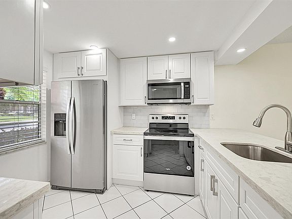 5th image of 1211 Bahama Bend #E1