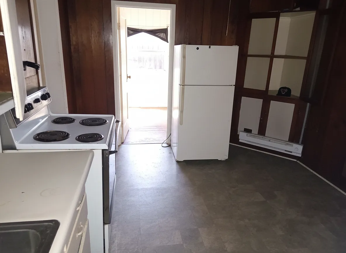 2 bed, $650 — Photo 2