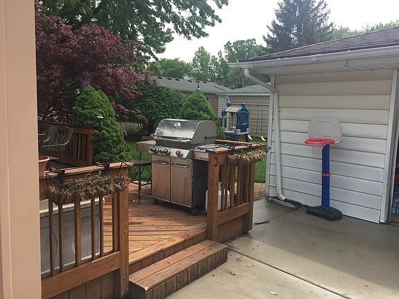 4th image of 15905 Westcott Dr