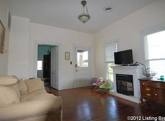 3rd image of 420 E Brandeis Ave