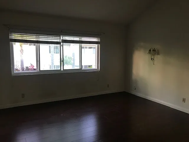 4845 Royce Rd — Photo 7