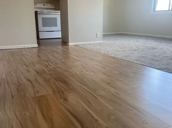 4013 Westover Rd SE, 4013 Westover Rd SE APT 4, Cedar Rapids, IA 52403