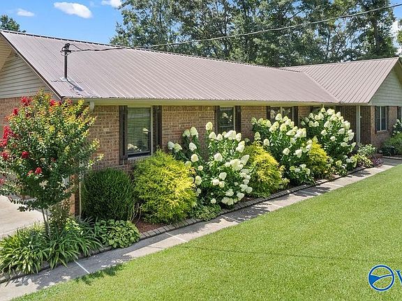 2nd image of 2319 Cornelia Cir W