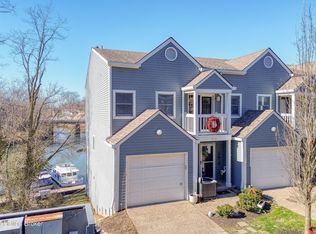 7005 Harrods Landing Dr, Prospect, KY 40059