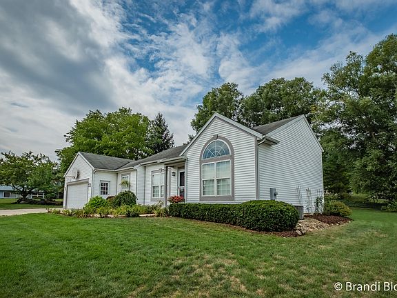 3rd image of 6895 Scott Woods Ct NE