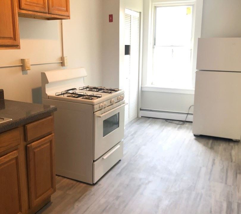 1st image of 6 William St APT 2