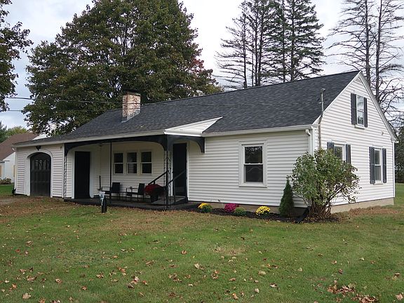 3rd image of 695 W River Road