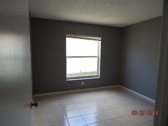 5th image of 5262 Rivermill Ln
