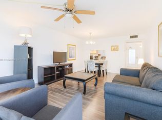 9330 Lagoon Pl APT 206, Davie, FL 33324