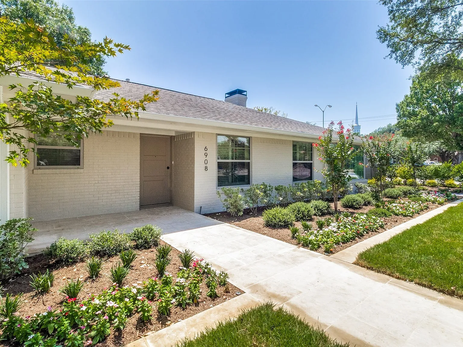 4 bed, 3.0 bath, 2786 sqft, $6,495 — Photo 4