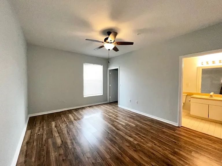 5554 Metrowest Blvd #4 — Photo 20