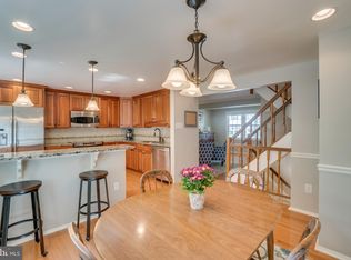 8137 Loving Forest Ct, Springfield, VA 22153