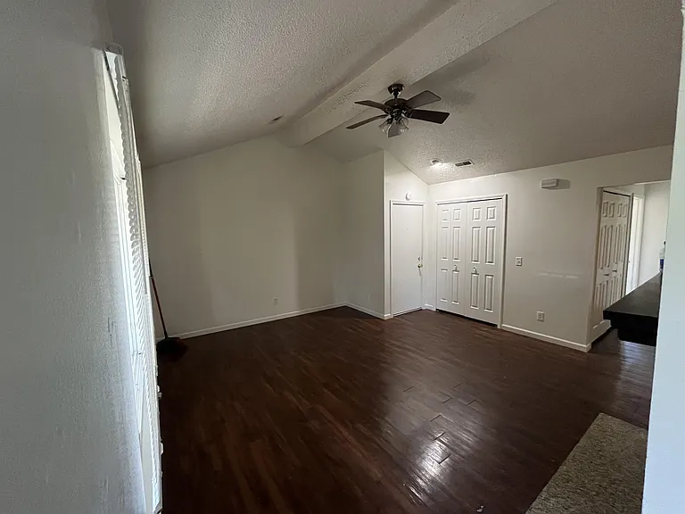 922 Kara Dr — Photo 12