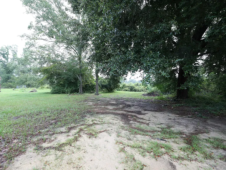 810 King Circle Dr — Photo 9