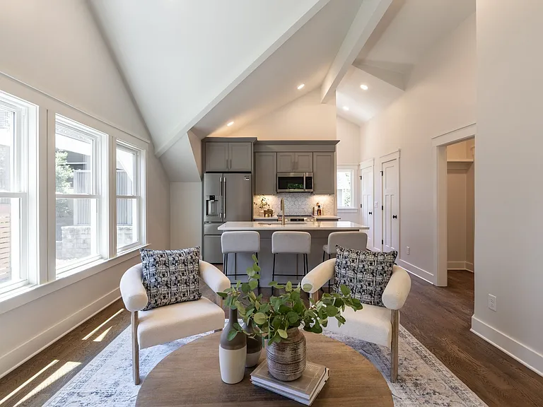 1102 Caldwell Ave — Photo 49