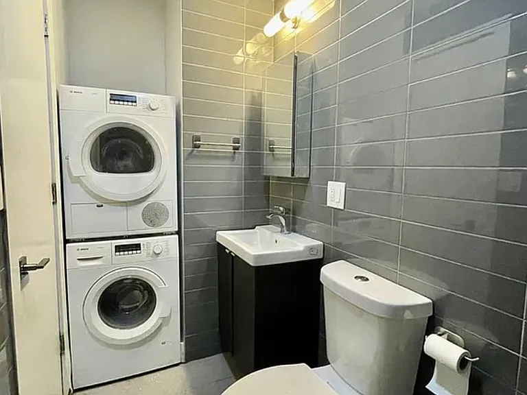55 Spring St #11 — Photo 9