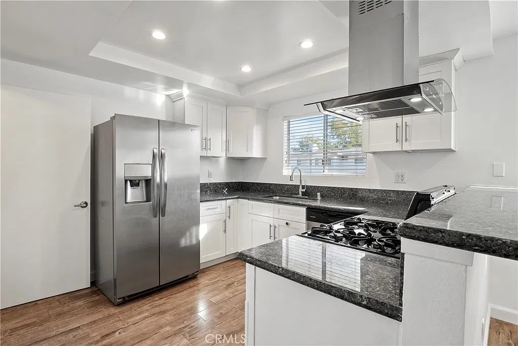 3 bed, 2.5 bath, 1319 sqft, $3,595 — Photo 4