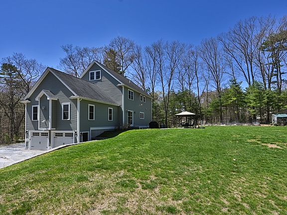 2nd image of 261 Ipswich Rd
