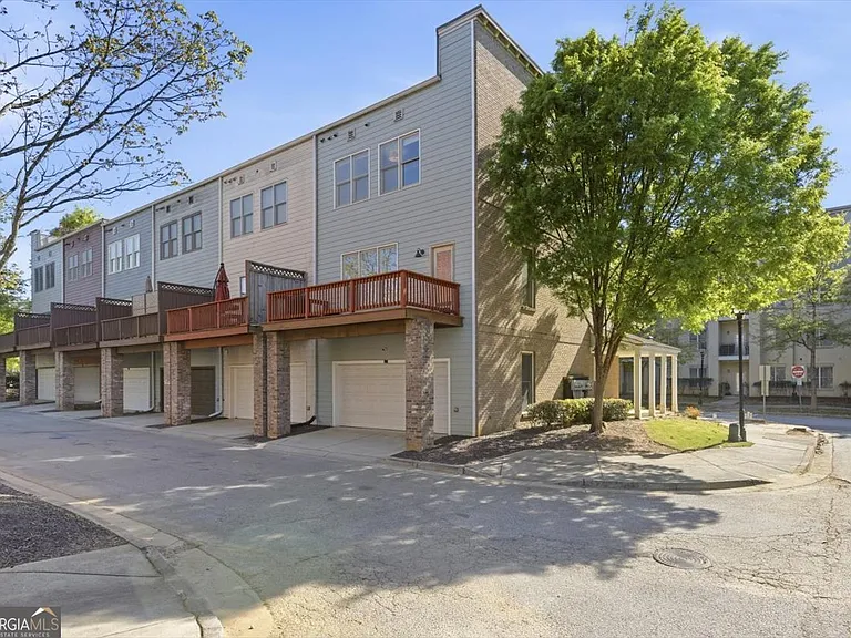 740 Liberty Commons Dr NW — Photo 41