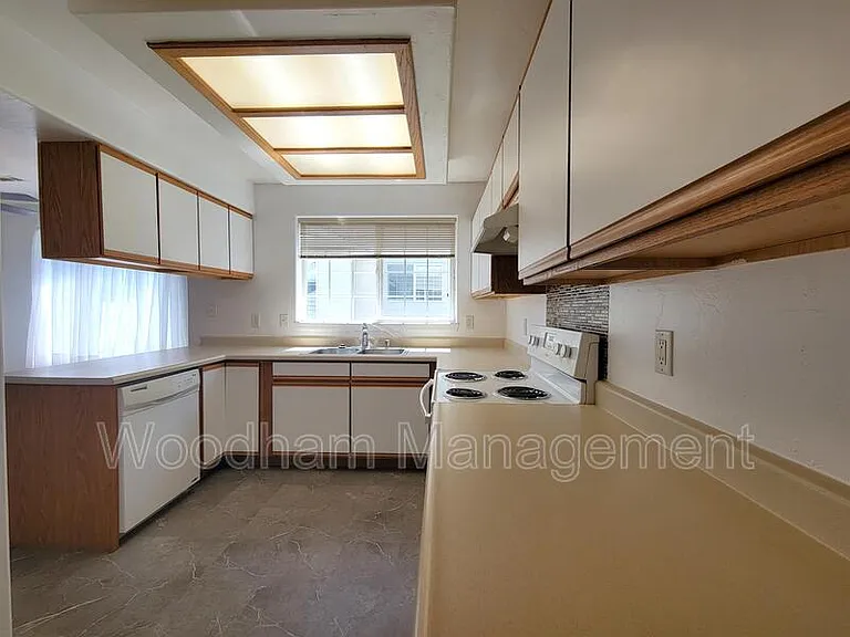 3026 W Villard St #F — Photo 5