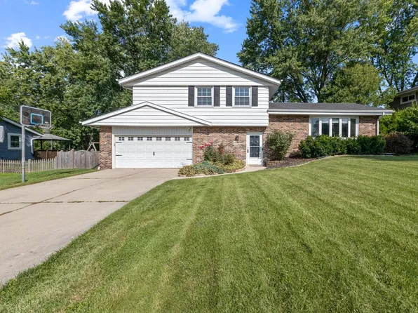 W161N9525 Blackfoot DRIVE, Menomonee Falls, WI 53051