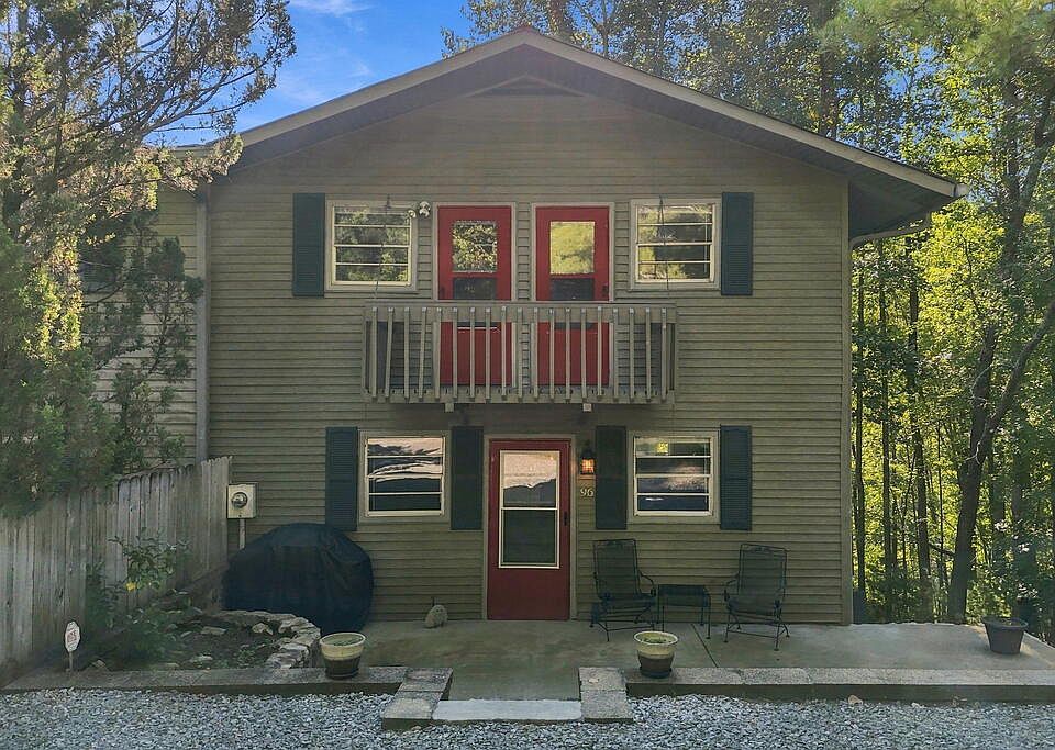 1st image of 96 Clubhouse Ct
