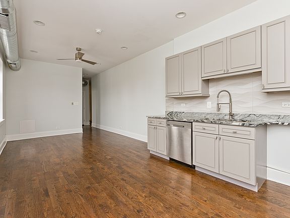 3rd image of 623 E Groveland Park Unit 3
