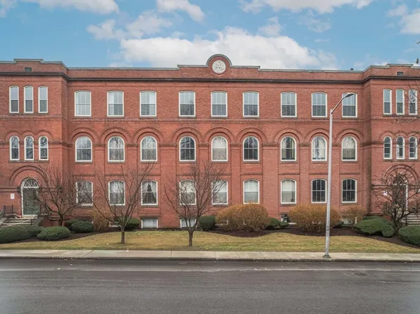 63 Illinois St APT B5, Worcester, MA 01610