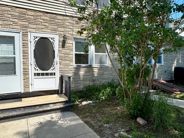 22 Spring St #B, Danielson, CT 06239