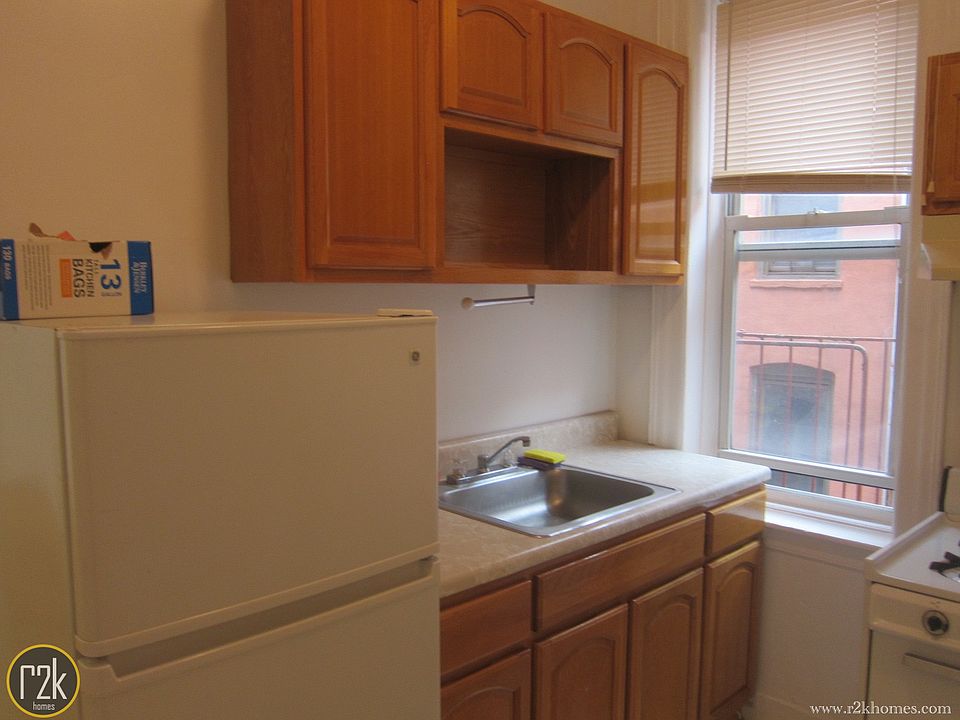 1st image of 2827 37th St #15