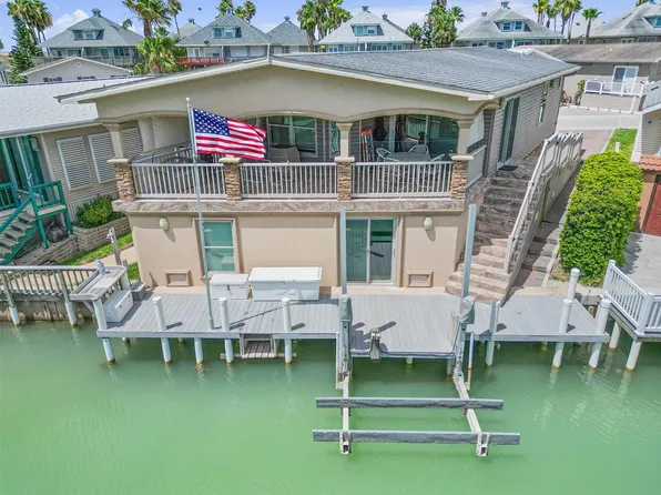 823 W Oyster Dr, Port Isabel, TX 78578