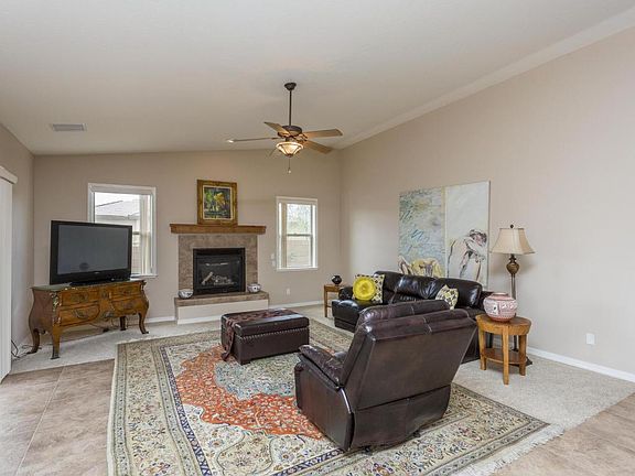 3rd image of 7385 N Outlook Ln