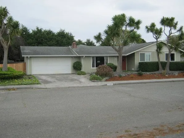 3390 Ribeiro Ln, Arcata, CA 95521