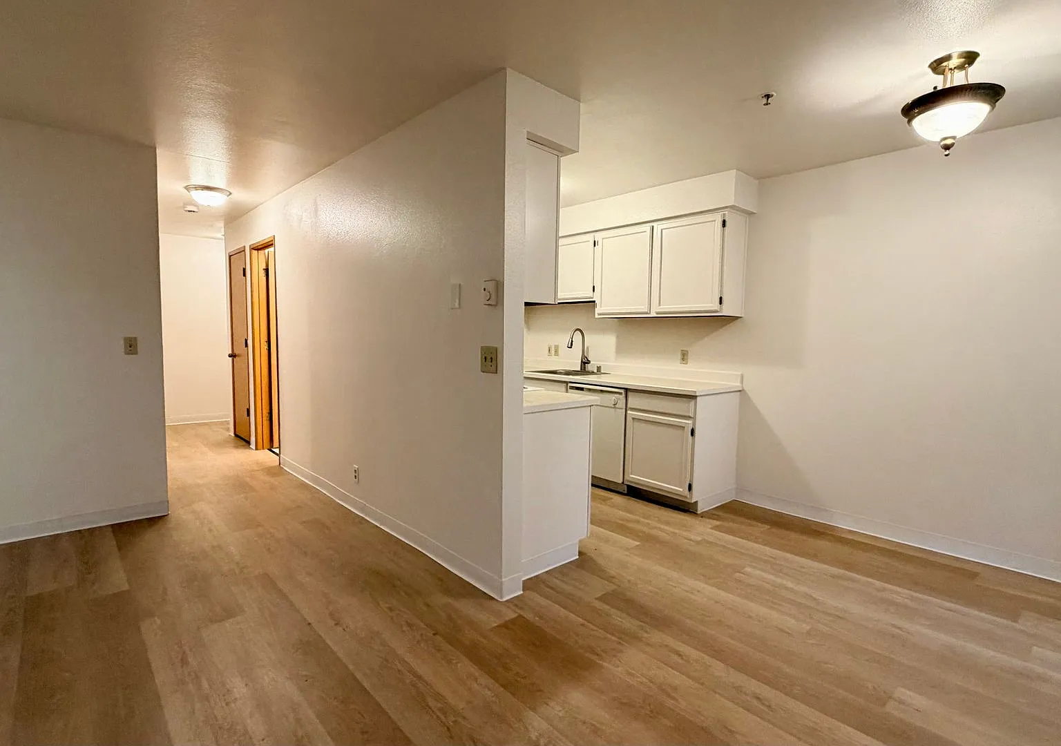 Brighton North Apartments — Photo 1