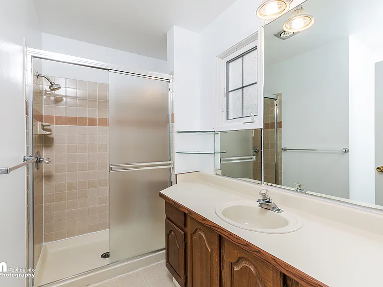 1821 Commodore Dr — Photo 17