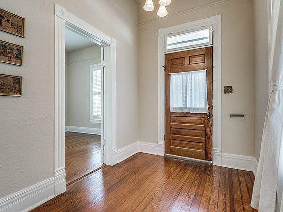 5th image of 327 Cedar St
