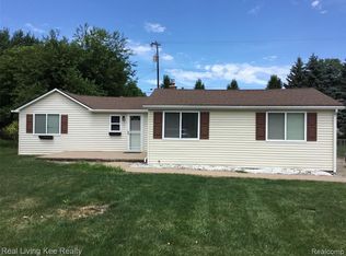8201 Wilson Dr, Shelby Township, MI