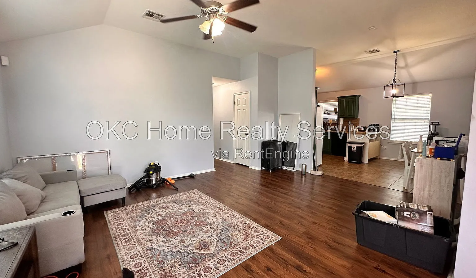 3 bed, 2.0 bath, 1240 sqft, $1,495 — Photo 3