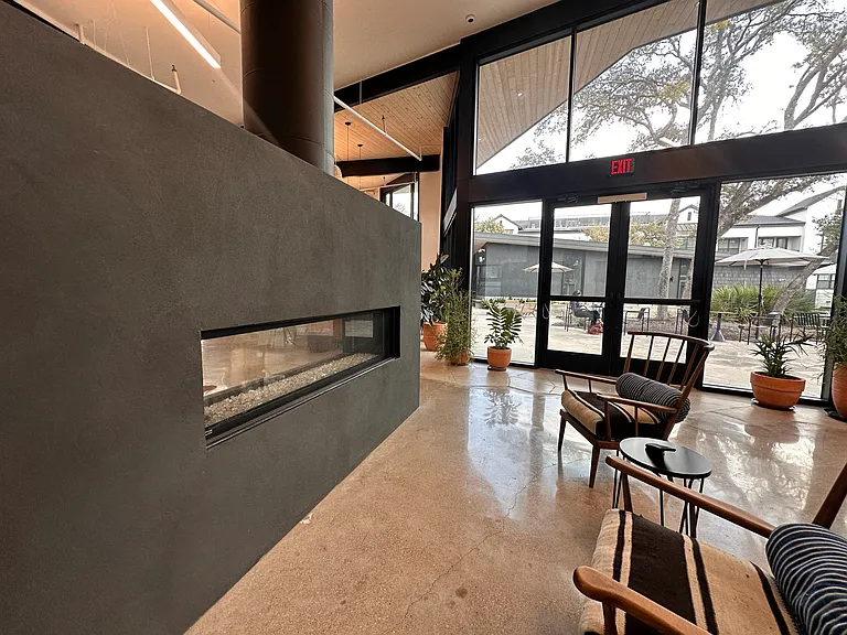 Brodie Ln — Photo 33