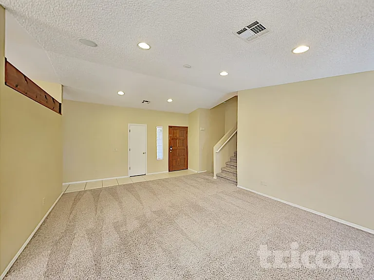 601 E Palomino Dr — Photo 7