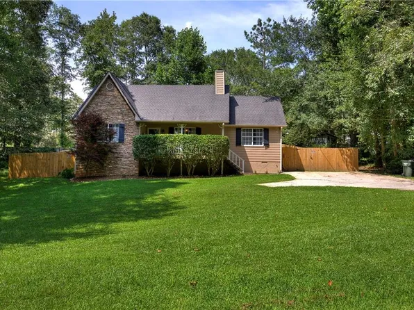94 Oak Ct, Dallas, GA 30157