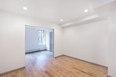 Rented by R New York