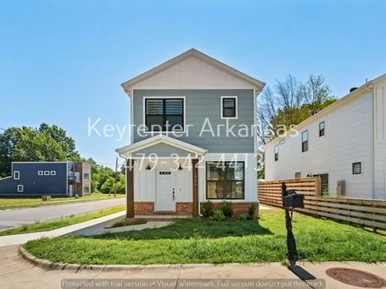 1434 N Oakland Ave — Photo 1