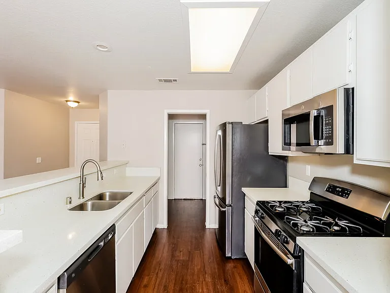 5323 Sable Ct — Photo 8
