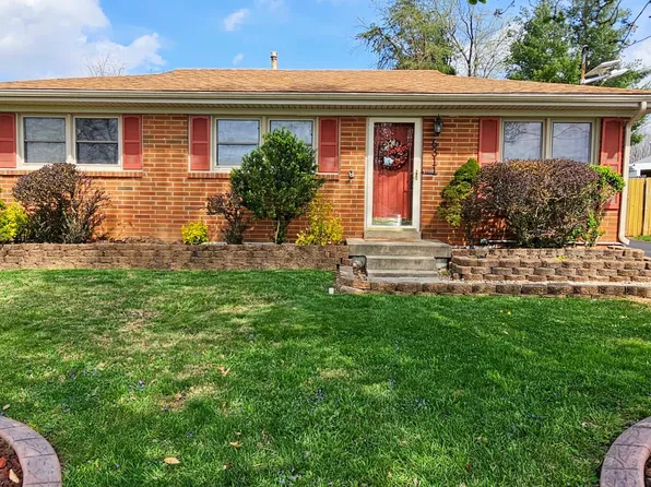 6311 Red Spruce Dr, Louisville, KY 40229
