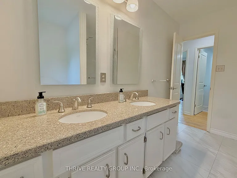1449 Glenora Dr #UPPER — Photo 14
