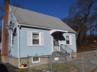 14 Roseglen Rd, Hyde Park, MA 02136